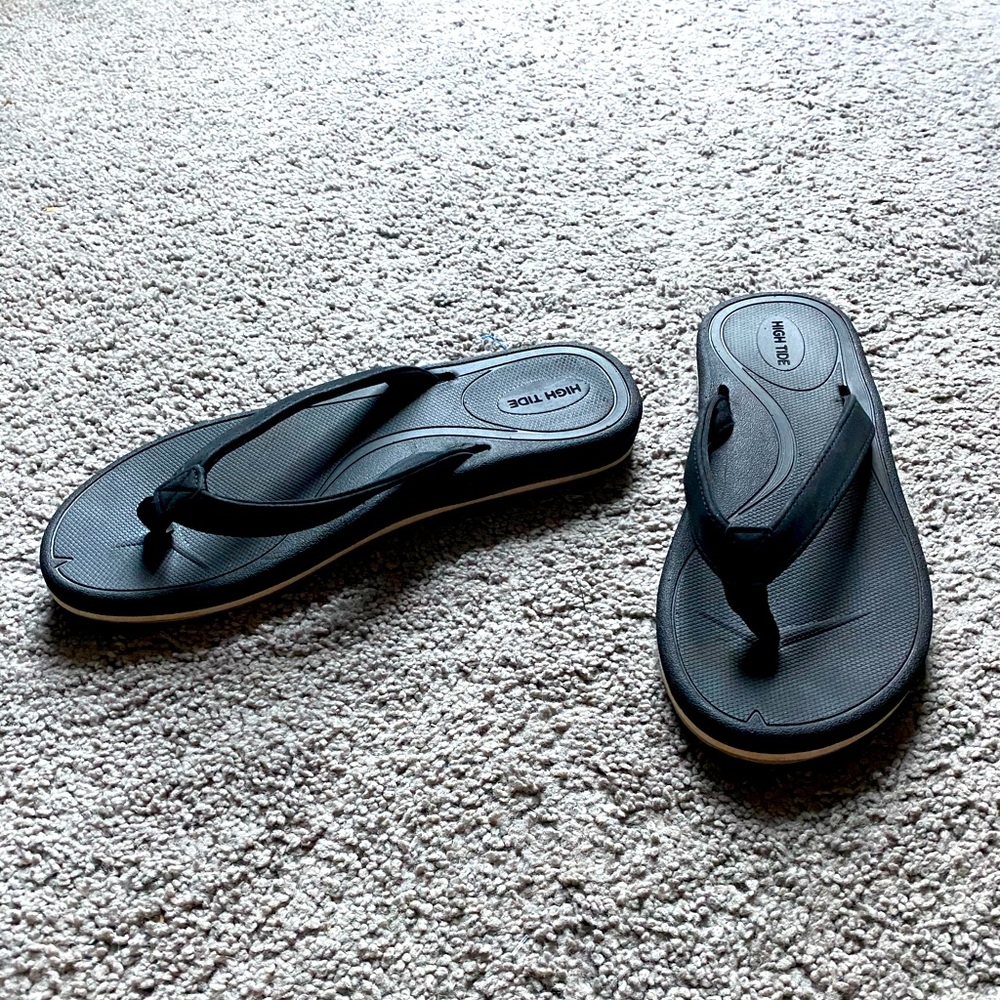 High tide women’s sandals